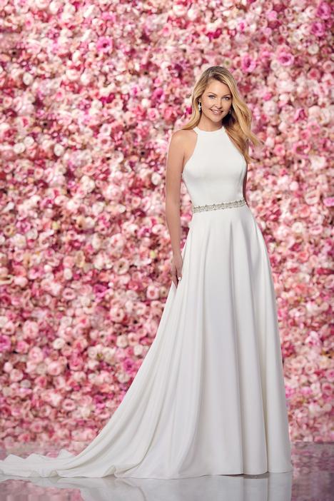  #219135 gown from the 2019 Enchanting by Mon Cheri collection, as seen on dressfinder.ca