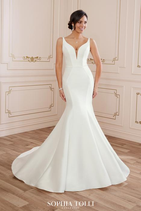 Alexis (#Y22063) gown from the 2020 Sophia Tolli collection, as seen on dressfinder.ca