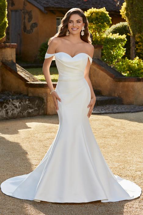 Zendaya (#Y12237) gown from the 2022 Sophia Tolli collection, as seen on dressfinder.ca