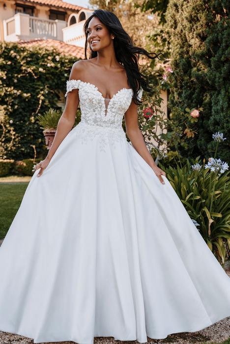  #9908 gown from the 2022 Allure Bridals collection, as seen on dressfinder.ca