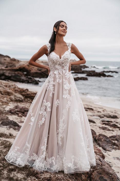 https://www.bridalnetwork.ca/images/galleries/gowns/114667.jpg