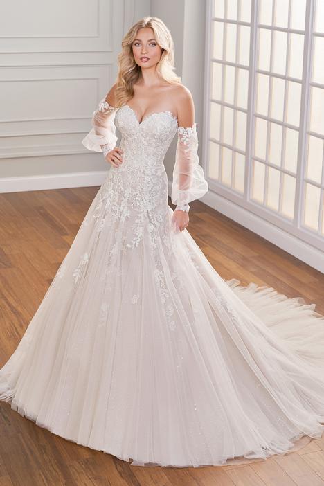  #122232 gown from the 2022 Martin Thornburg for Mon Cheri collection, as seen on dressfinder.ca