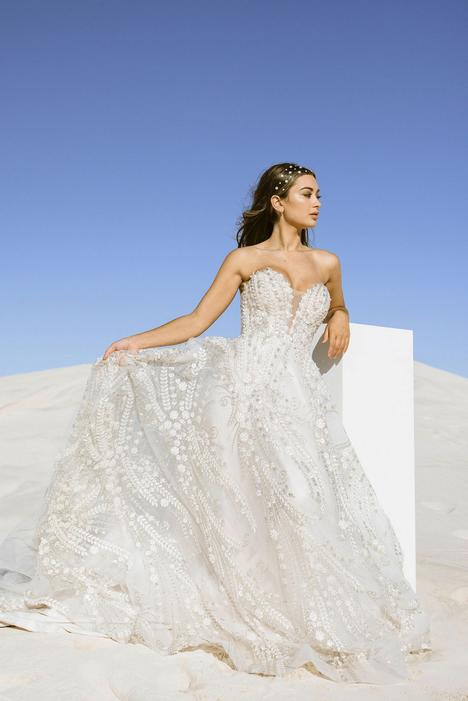 The Biggest Wedding Dress Trends For Fall 2019 - Weddingbells