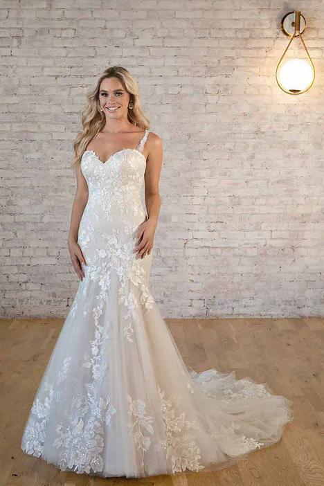  #7636 gown from the 2023 Stella York collection, as seen on dressfinder.ca