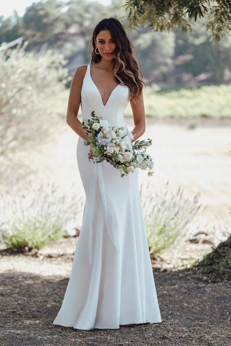  #R3601 gown from the 2023 Allure Romance collection, as seen on dressfinder.ca