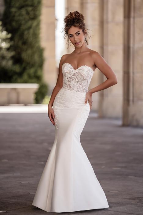  #A1110 gown from the 2023 Allure Bridals collection, as seen on dressfinder.ca