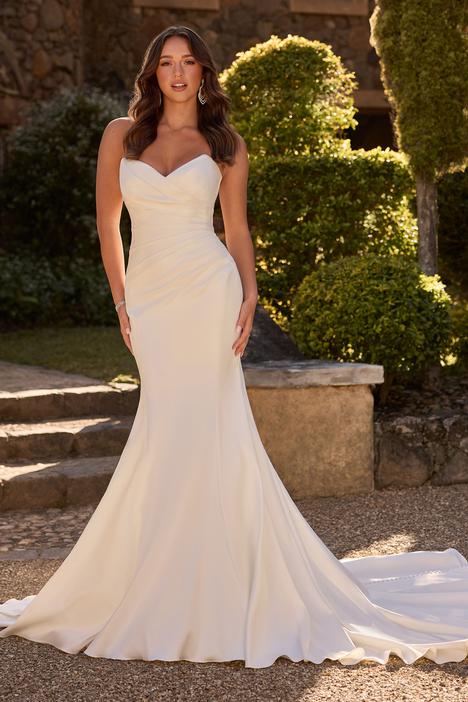  #Y3142 gown from the 2024 Sophia Tolli collection, as seen on dressfinder.ca