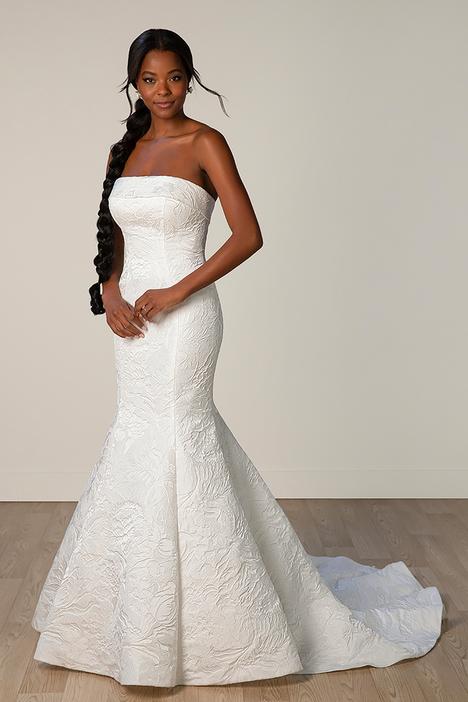  #8011 gown from the 2025 Stella York collection, as seen on dressfinder.ca