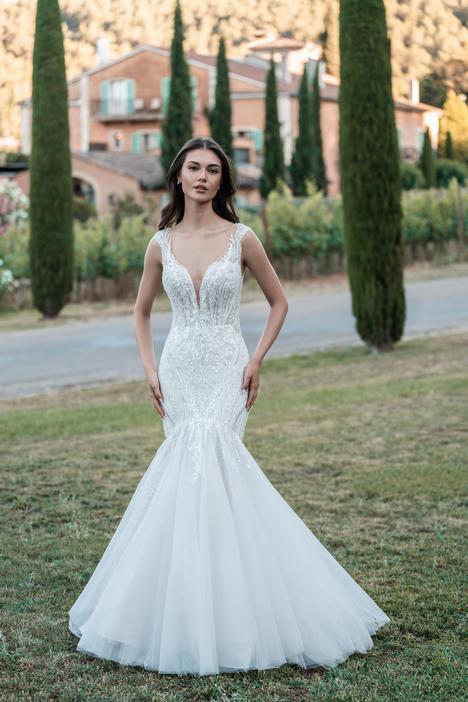  #A1320 gown from the 2025 Allure Bridals collection, as seen on dressfinder.ca