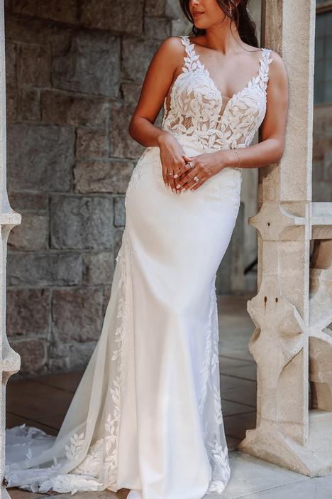  #D4037 gown from the 2024 Essense of Australia collection, as seen on dressfinder.ca