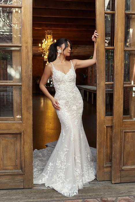 #D4223 gown from the 2025 Essense of Australia collection, as seen on dressfinder.ca