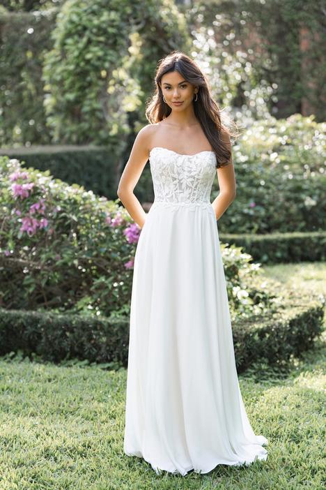  #R3853 gown from the 2025 Allure Romance collection, as seen on dressfinder.ca