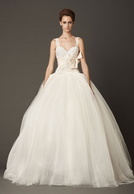 Lisa Wedding Dress by Vera Wang | The Dressfinder (the United States)