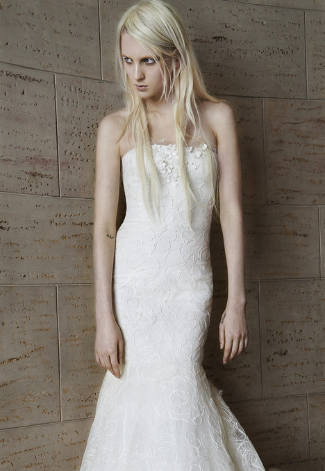 Olivia Wedding Dress by Vera Wang | The Dressfinder (the United States) Olivia Wedding Dress by Vera Wang | The Dressfinder (the United States)