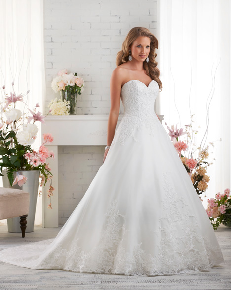 523 Wedding Dress by Bonny Bridal | The Dressfinder (Canada)