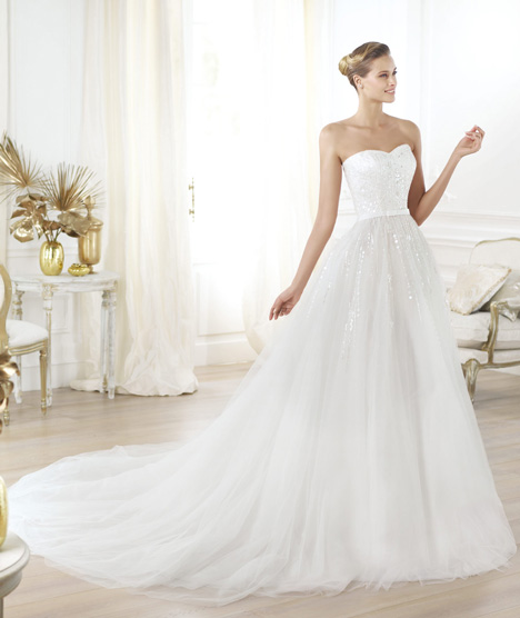 Layna Wedding Dress by Pronovias The Dressfinder (Canada)