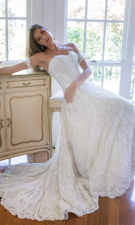 Mona Wedding Dress By Christina Rossi The Dressfinder Canada