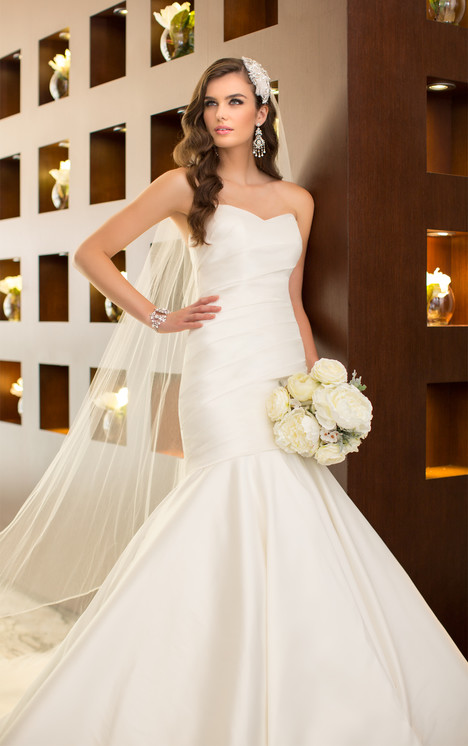  #D1636 gown from the 2016 Essense of Australia collection, as seen on dressfinder.ca