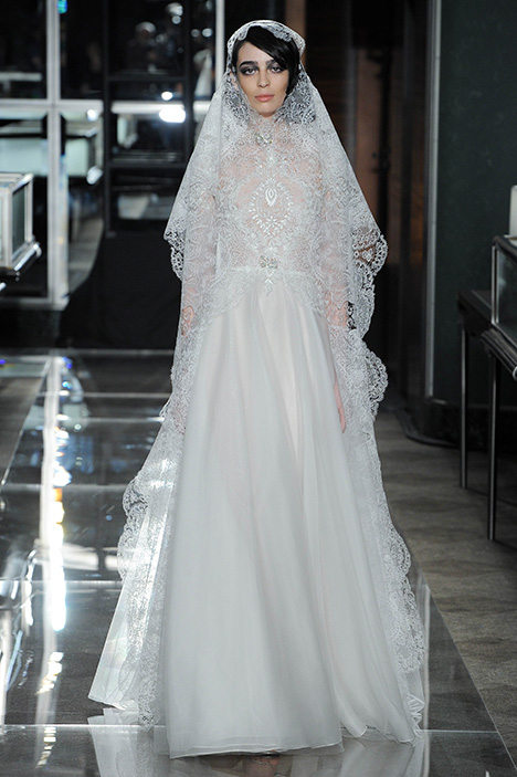 Extravagant Wedding Dress By Reem Acra The Dressfinder Canada