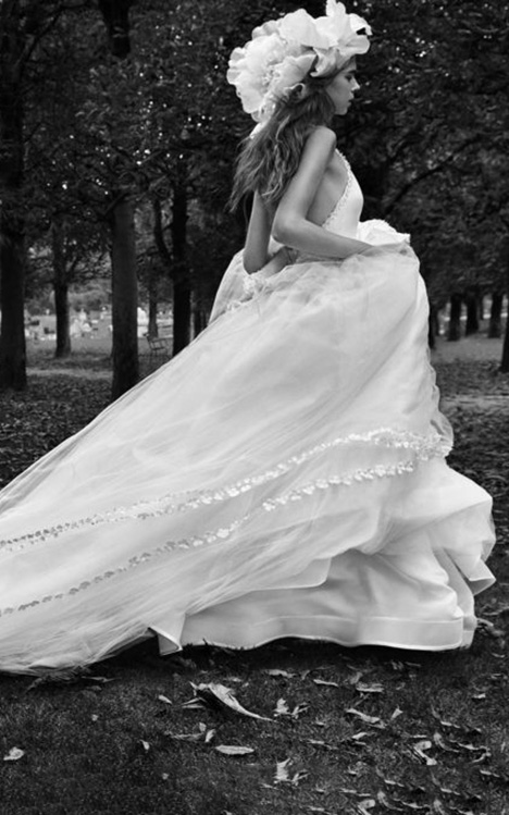 Solange Wedding Dress By Vera Wang The Dressfinder Canada