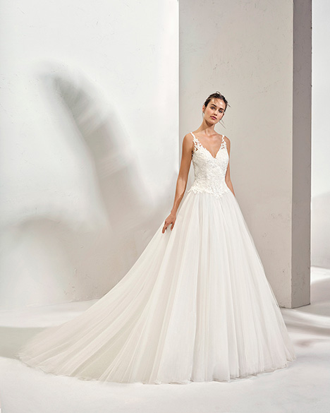 FOSTER (3N144) Wedding Dress by Adriana Alier | The Dressfinder (the US &